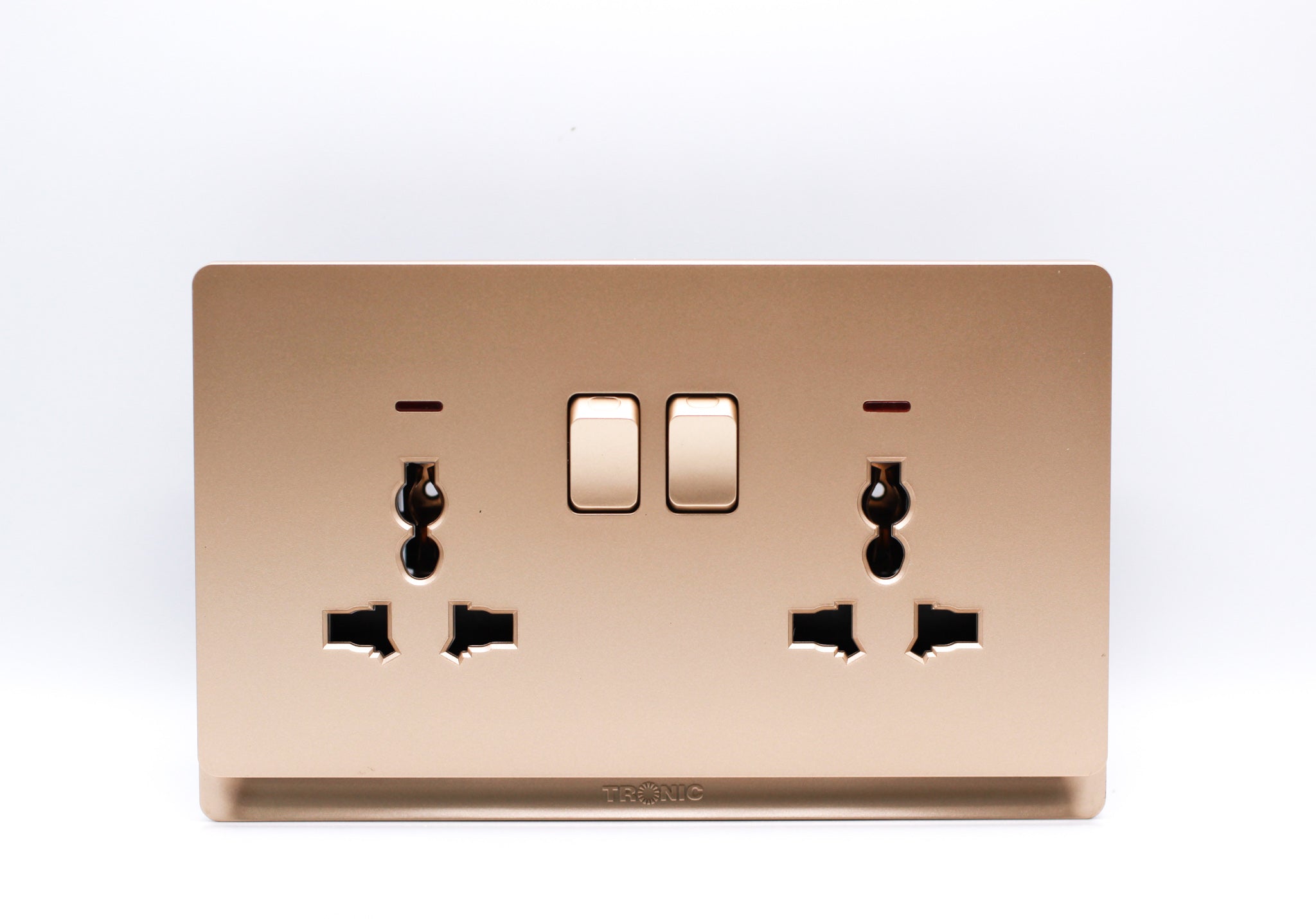 13a Twin Universal Socket Gold